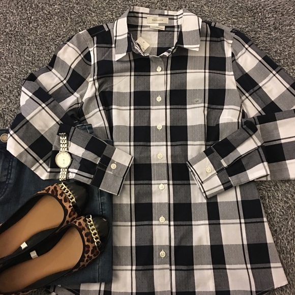 Van Heusen Tops - NWT— Navy & white checked blouse!